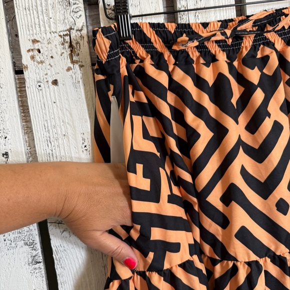 Geometric Print Broom Skirt Black Orange Women’s 2XL Pockets Pull On Boho Smooth - Picture 3 of 8